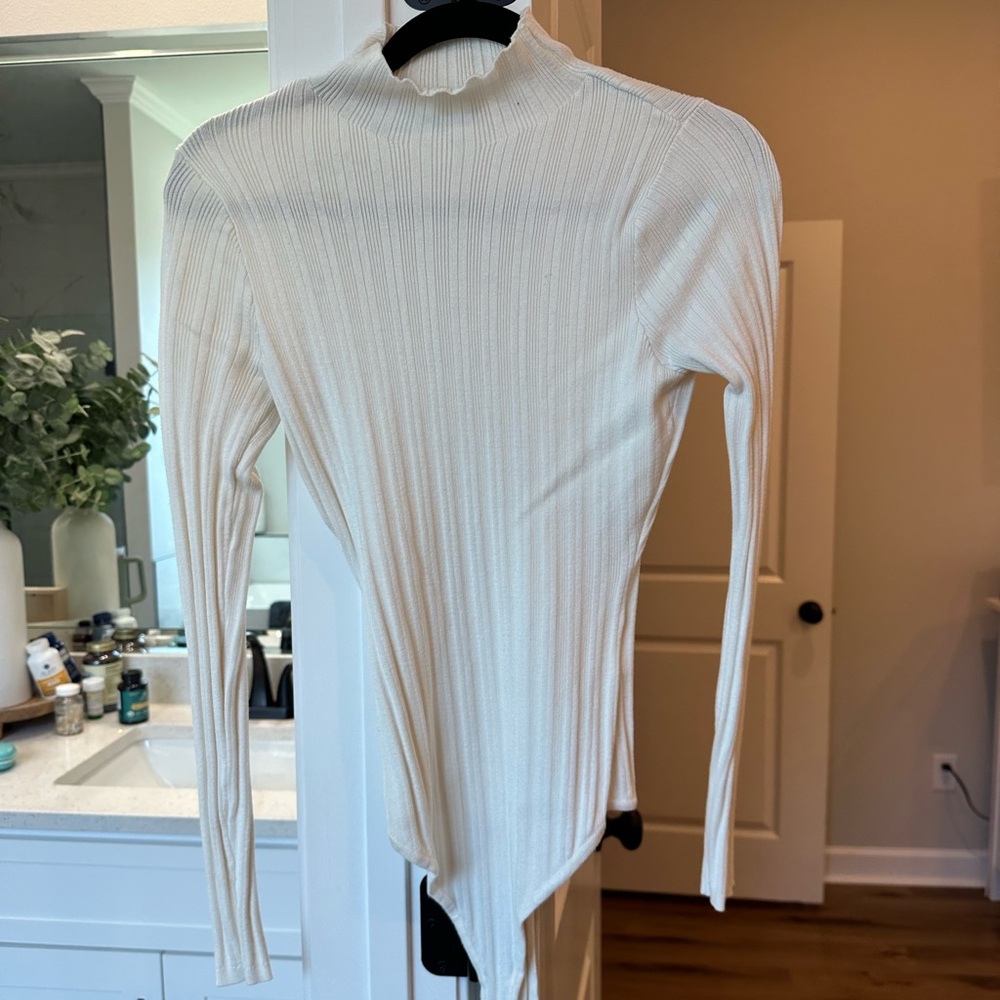 Abercrombie White ruffled mock neck bodysuit